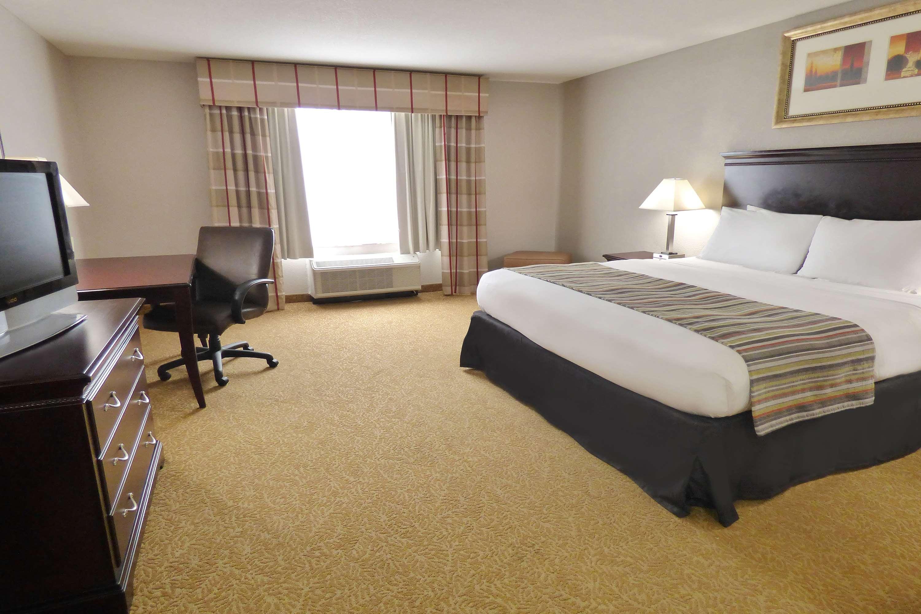 Country & By Radisson, Pensacola West, Fl Hotel