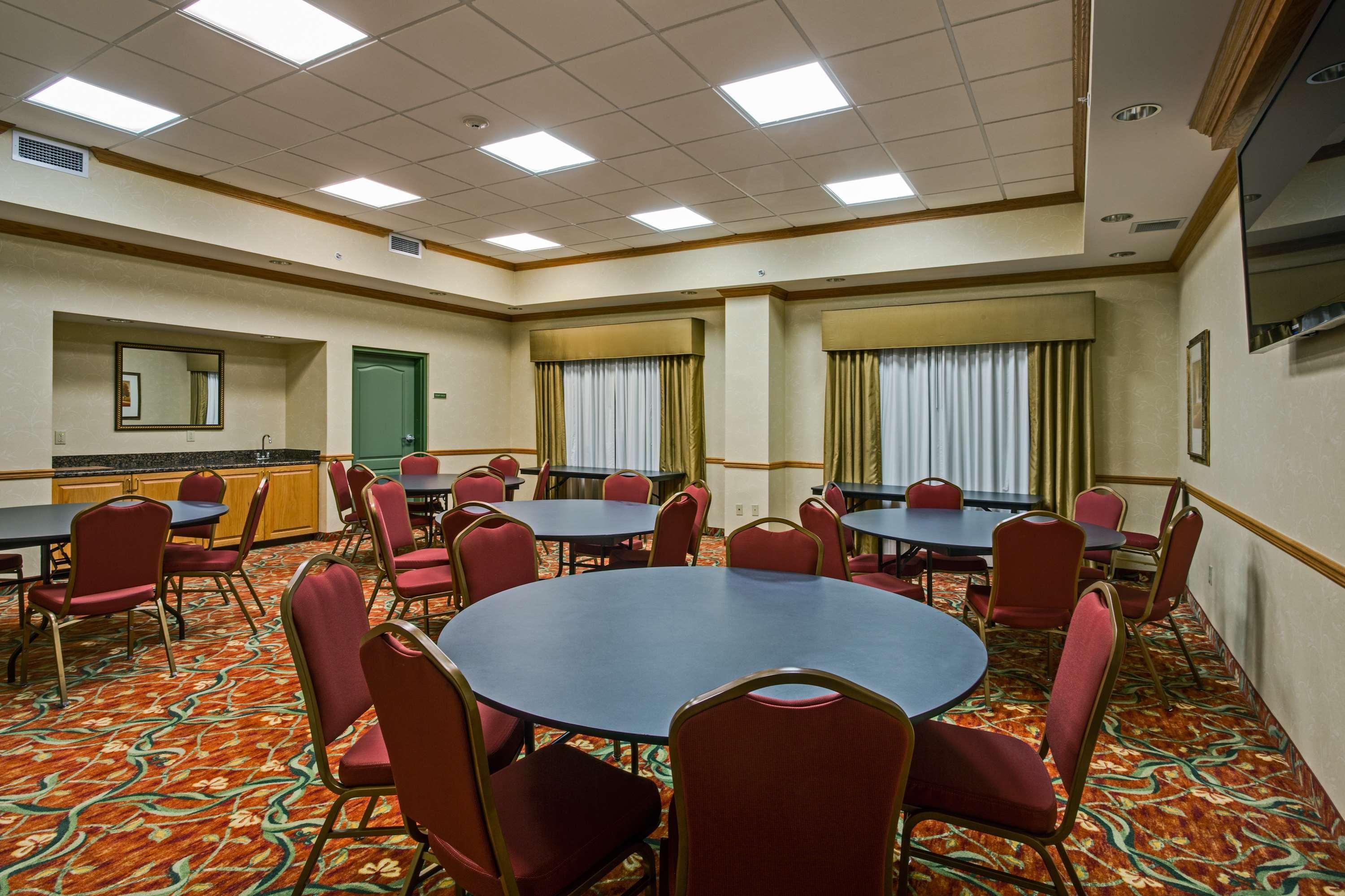 Country & By Radisson, Pensacola West, Fl Hotel