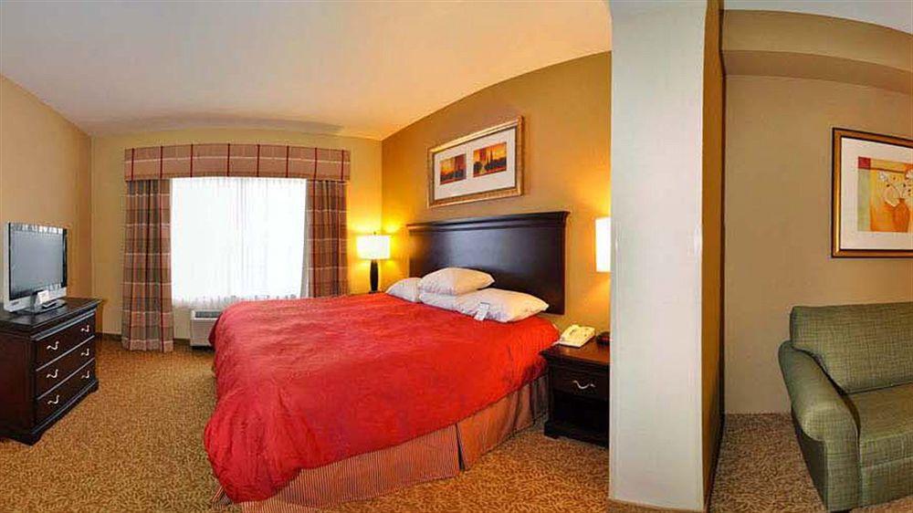 Country & By Radisson, Pensacola West, Fl